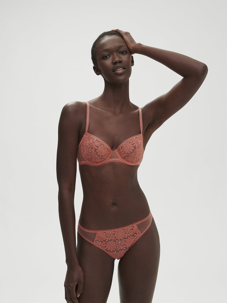 Amazone Sheer Demi - Texas Pink