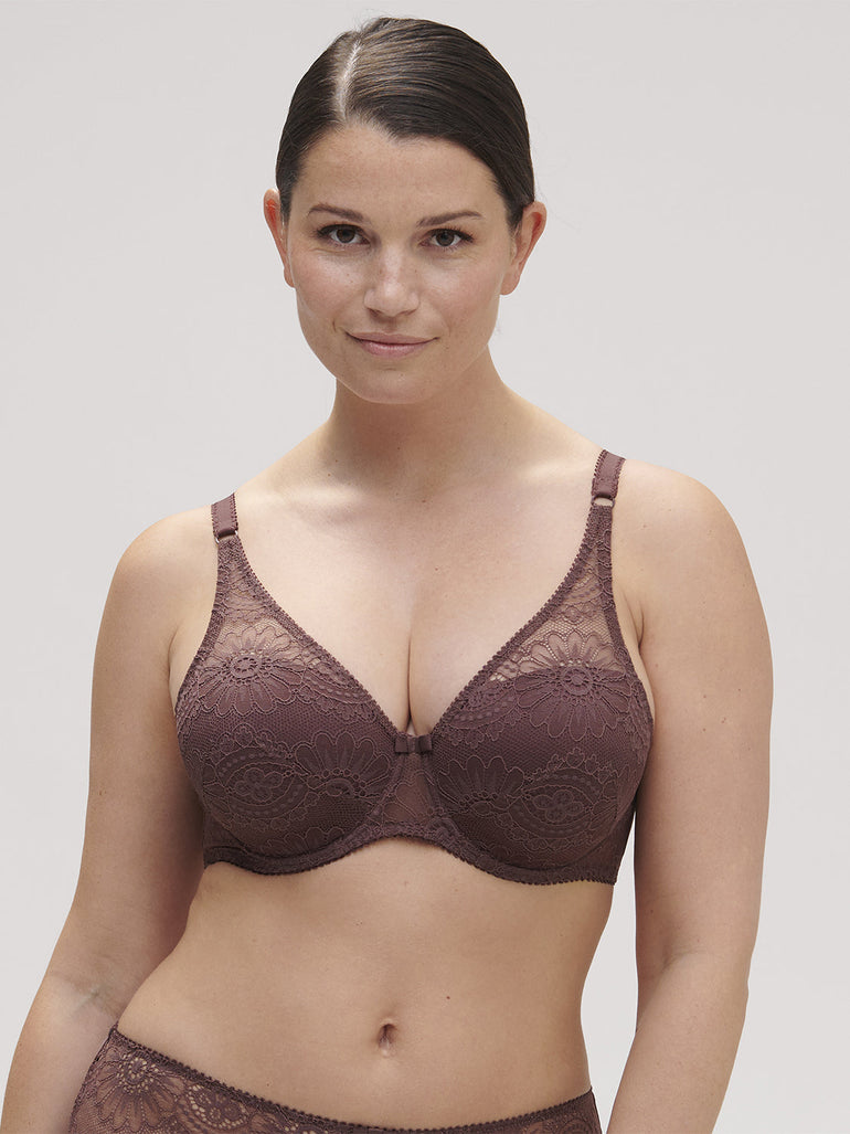 squared-neckline-spacer-bra-byzantine-embleme-11