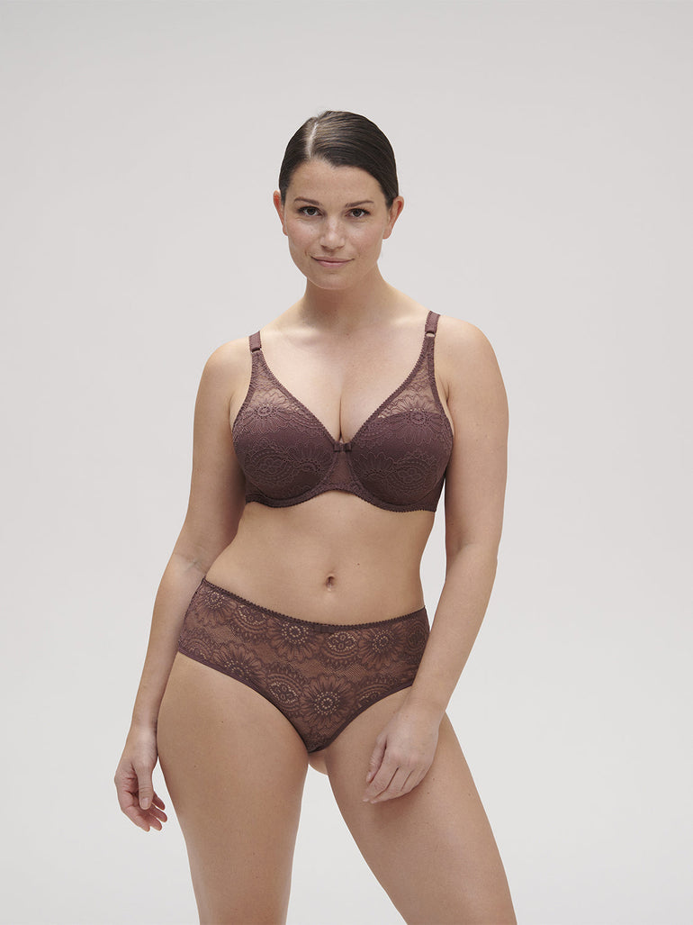 squared-neckline-spacer-bra-byzantine-embleme-13