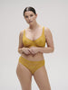progressive-brief-golden-yellow-embleme-15