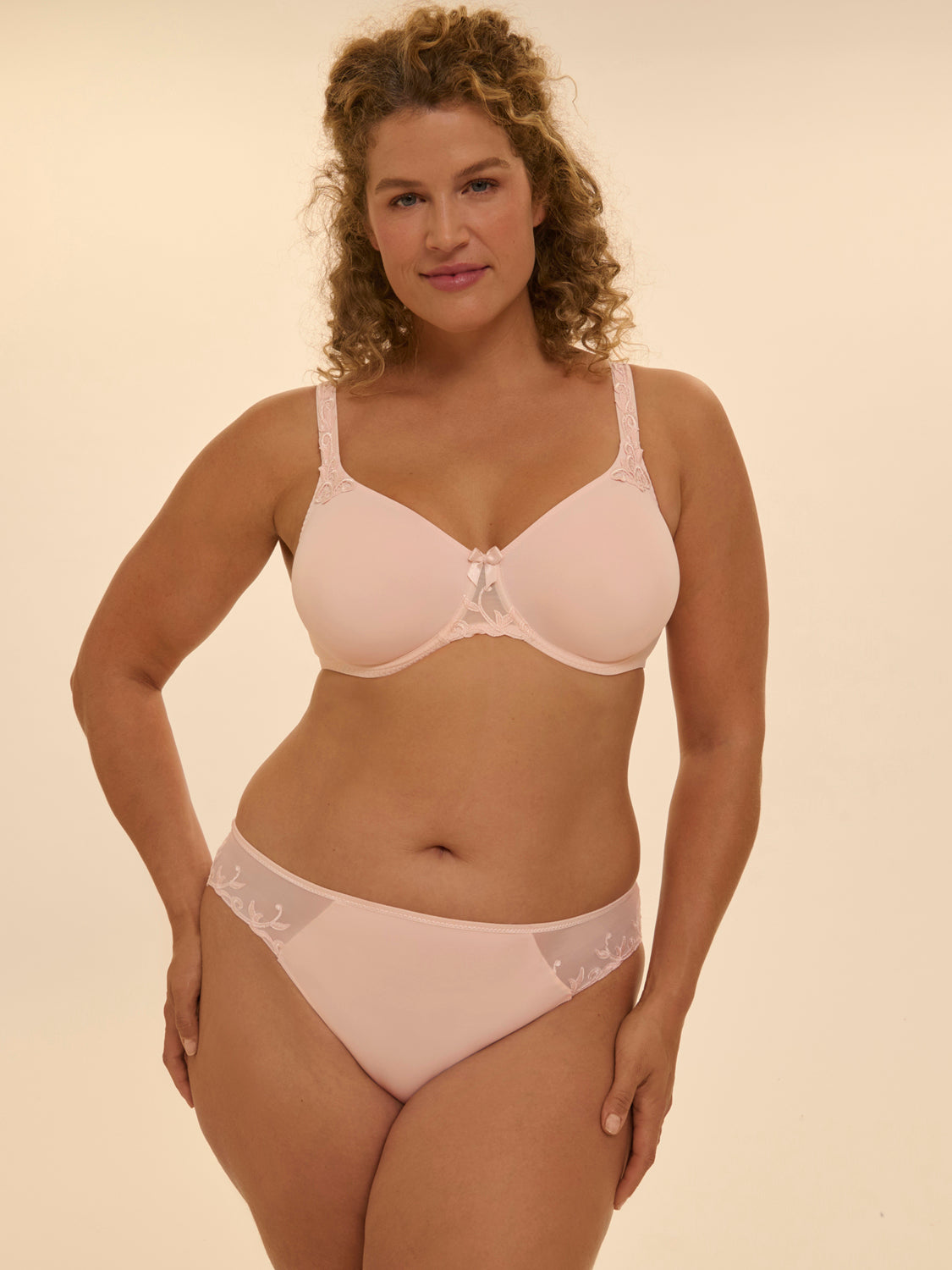 Rigid moulded bra - Blush